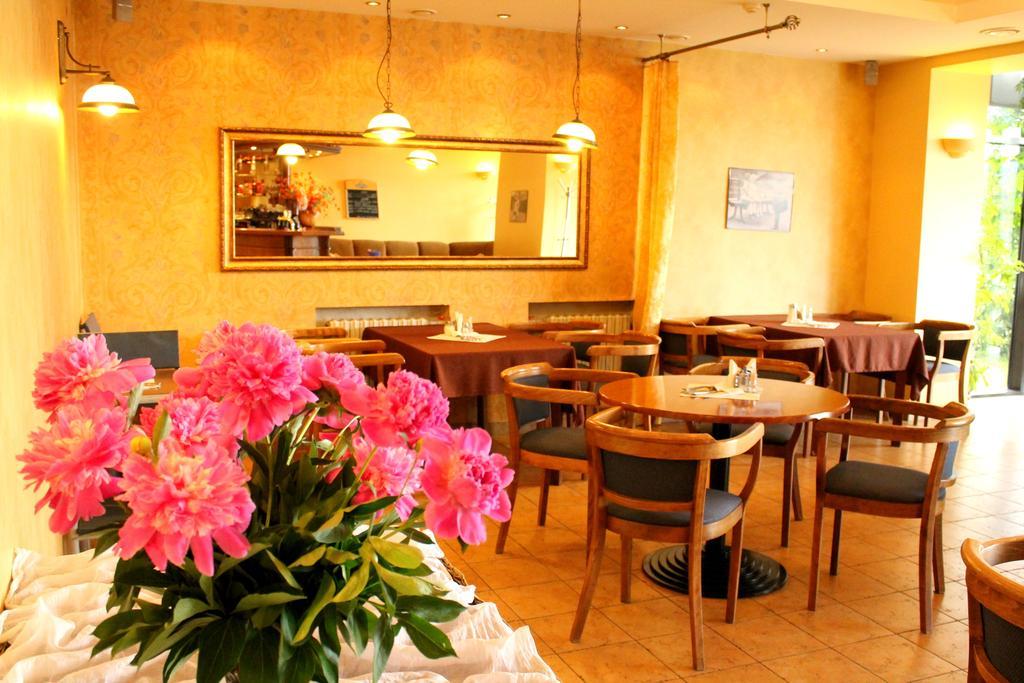 Velga Hotel Вилнюс Екстериор снимка